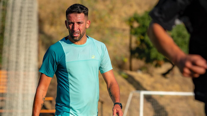   Visita de lujo: Mauricio Isla entrenó en el Club Deportivo Universidad San Sebastián 