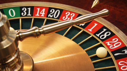   Contraloría detectó que 910 funcionarios públicos apostaron $11.500 millones, pese a prohibición 