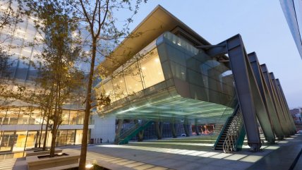  Emergencia química obligó a evacuar Campus Beauchef de la U. de Chile  