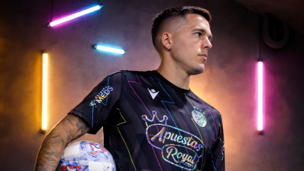   Negro y neón: Audax Italiano presentó su 