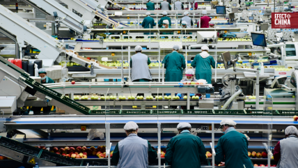   La actividad manufacturera en China repunta en marzo a su ritmo más rápido en un año 