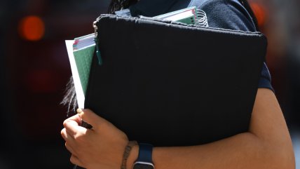  Cuatro de cada 10 mujeres en Chile han pausado emprendimiento por razones familiares  